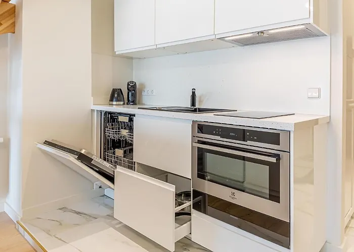 Modern Loft Apartment W/Free Parking No.3
